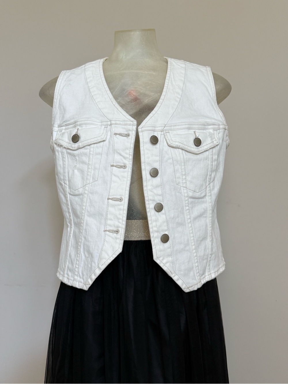 Universal Thread White Sleeveless Denim Vest